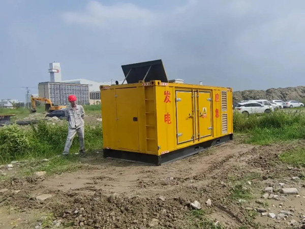 定州200KW柴油发电机机组每小时的油耗量受哪些因素影响？